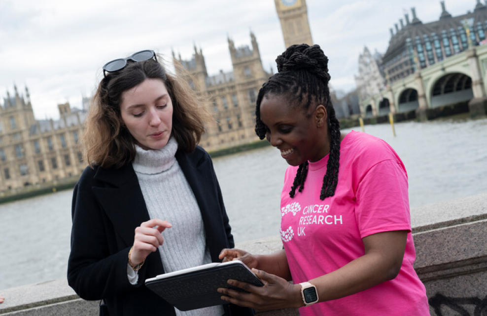 campaigners_on_riverside