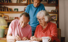 Pledger Jo, signing his will